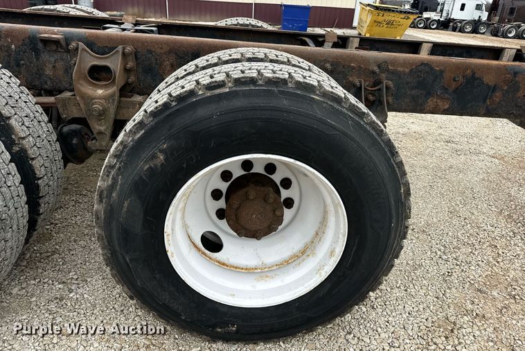 image for item EN5098 2007 International 4400 truck cab and chassis