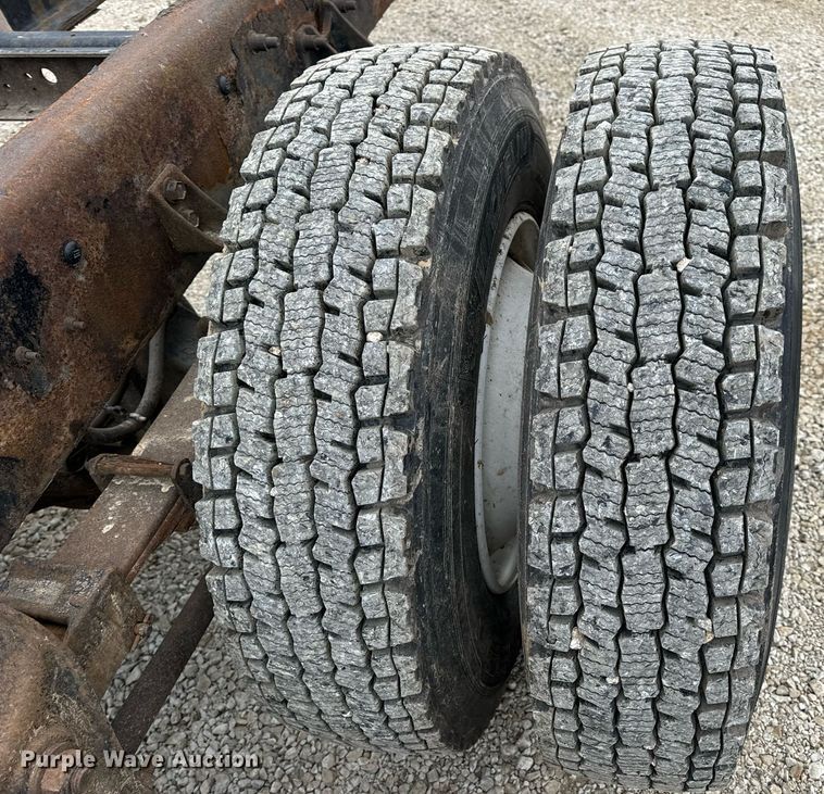 image for item EN5098 2007 International 4400 truck cab and chassis