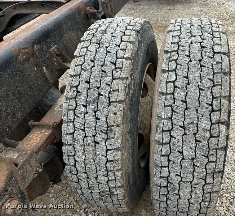 image for item EN5098 2007 International 4400 truck cab and chassis