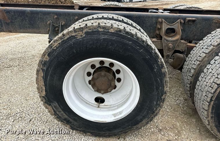 image for item EN5098 2007 International 4400 truck cab and chassis