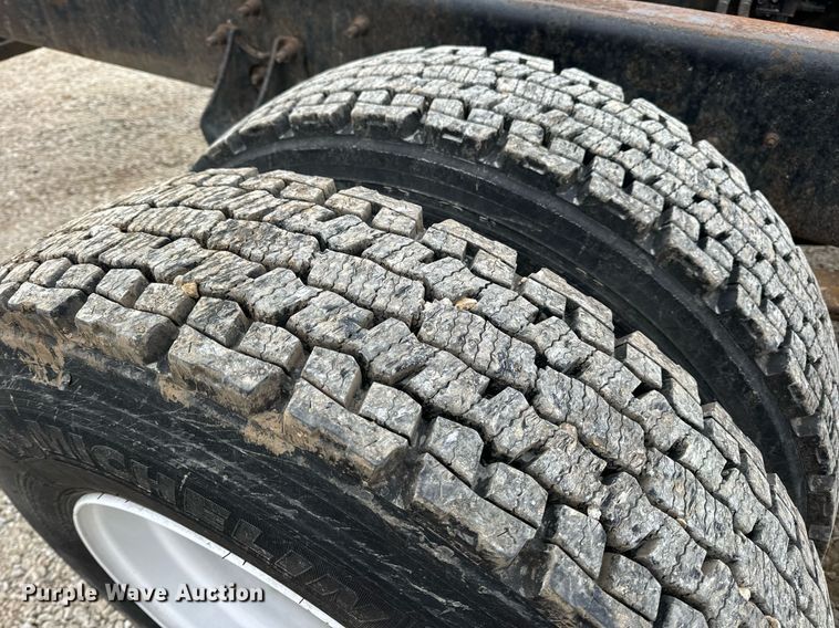 image for item EN5098 2007 International 4400 truck cab and chassis