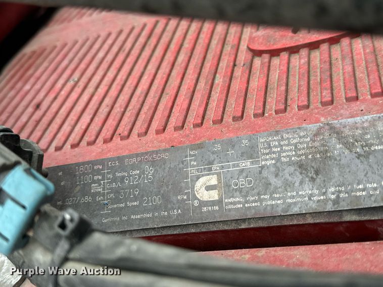 image for item EN5099 2013 Volvo semi truck