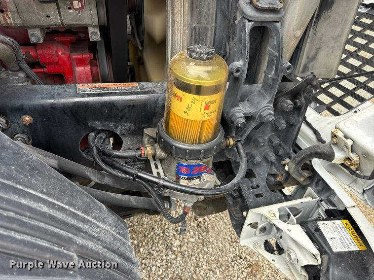 image for item EN5099 2013 Volvo semi truck