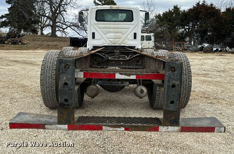 image for item EN5100 2007 International 4400 truck cab and chassis