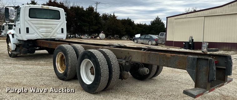 image for item EN5100 2007 International 4400 truck cab and chassis