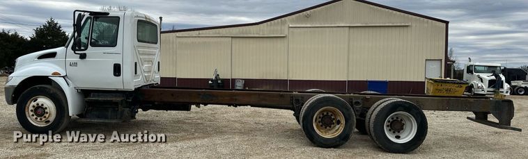 image for item EN5100 2007 International 4400 truck cab and chassis