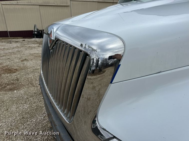 image for item EN5100 2007 International 4400 truck cab and chassis