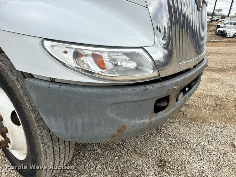 image for item EN5100 2007 International 4400 truck cab and chassis