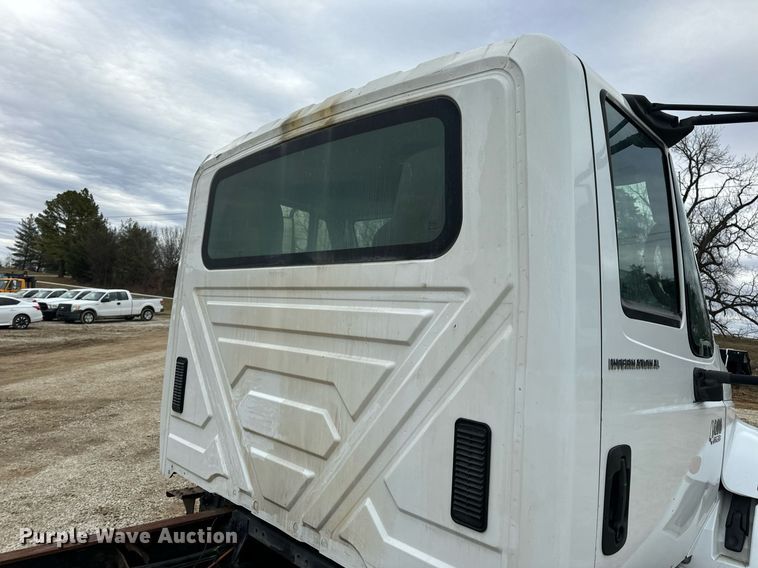 image for item EN5100 2007 International 4400 truck cab and chassis