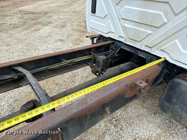 image for item EN5100 2007 International 4400 truck cab and chassis