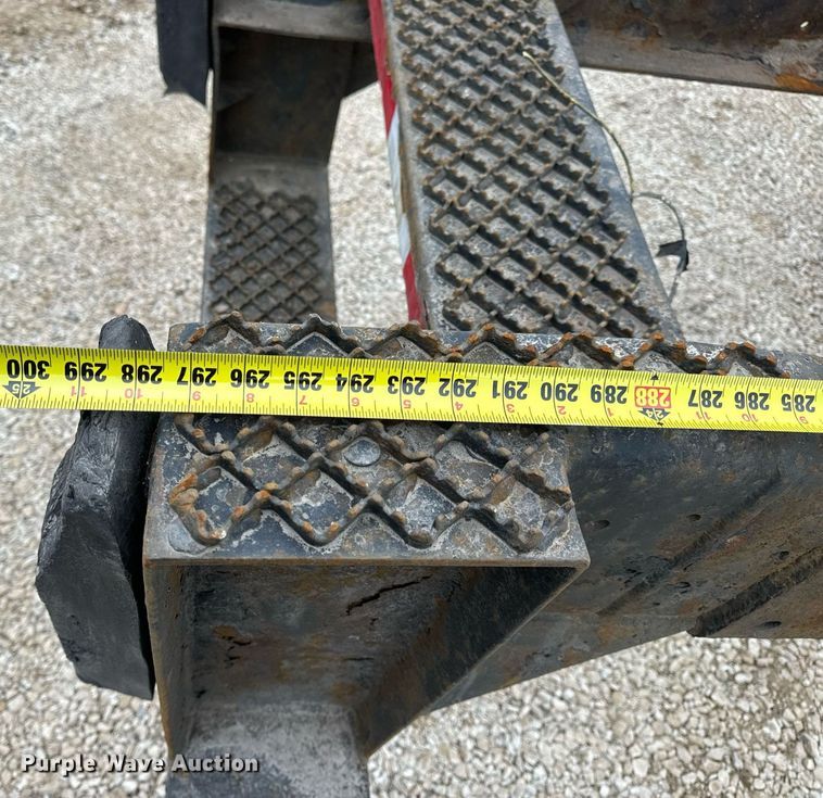 image for item EN5100 2007 International 4400 truck cab and chassis