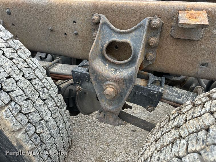 image for item EN5100 2007 International 4400 truck cab and chassis