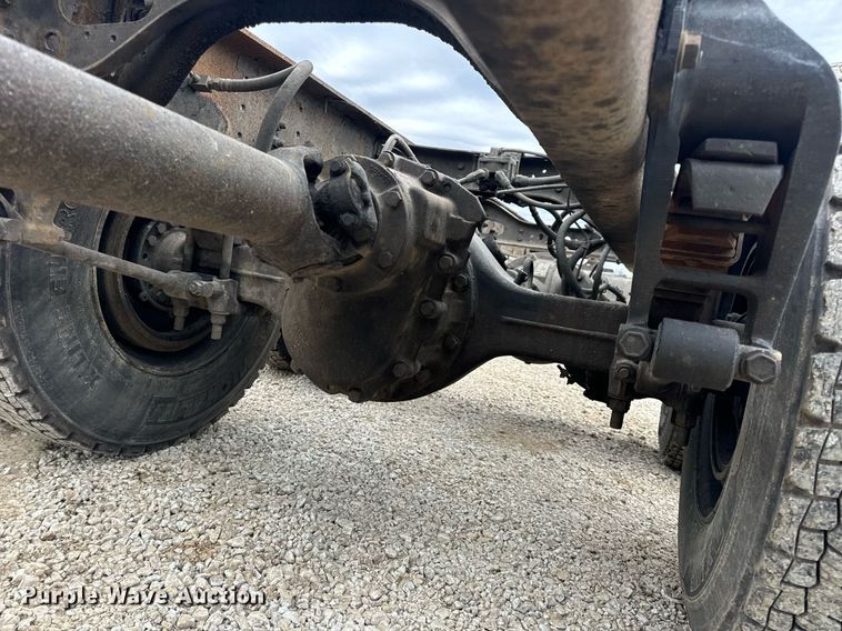 image for item EN5100 2007 International 4400 truck cab and chassis