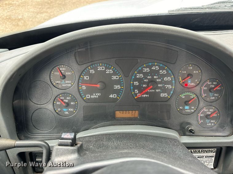 image for item EN5100 2007 International 4400 truck cab and chassis