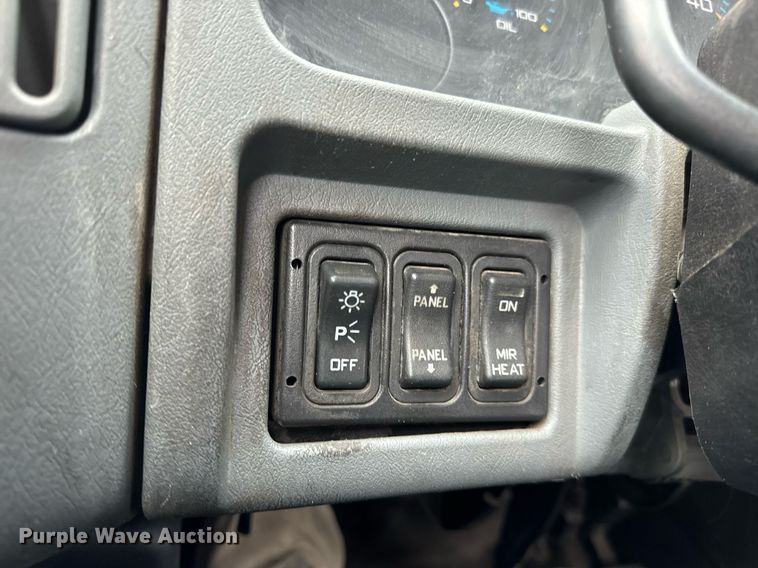 image for item EN5100 2007 International 4400 truck cab and chassis