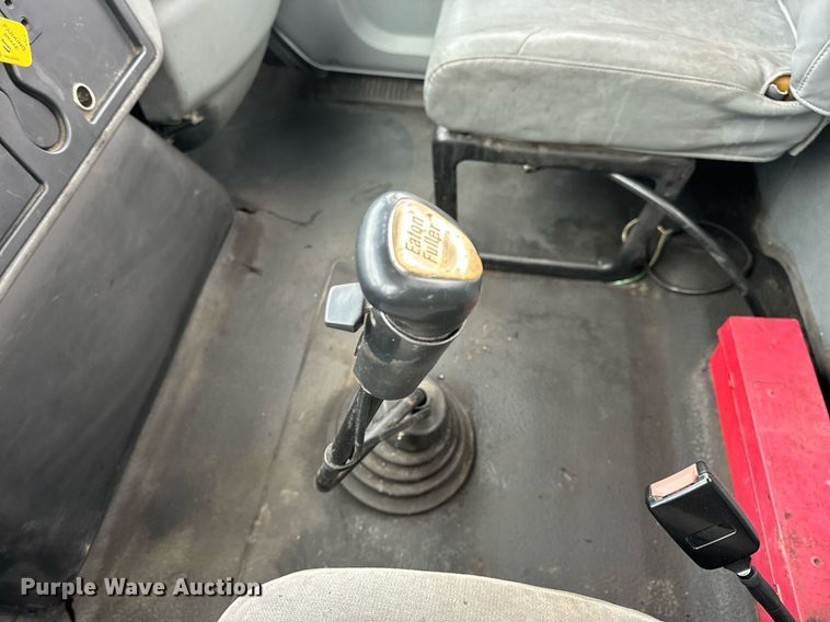 image for item EN5100 2007 International 4400 truck cab and chassis