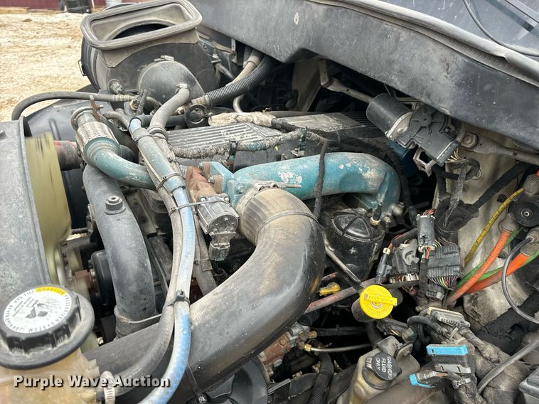 image for item EN5100 2007 International 4400 truck cab and chassis