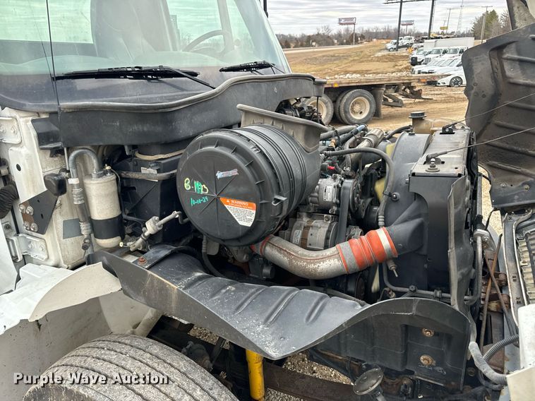 image for item EN5100 2007 International 4400 truck cab and chassis