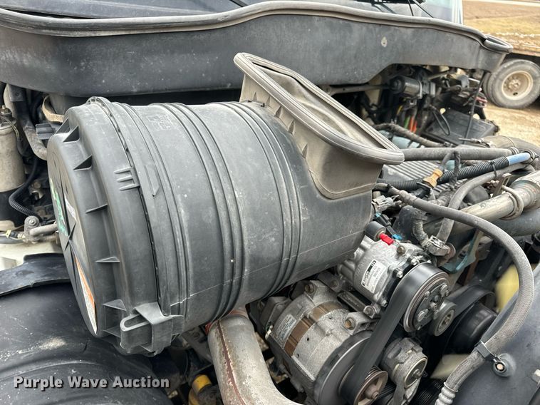 image for item EN5100 2007 International 4400 truck cab and chassis