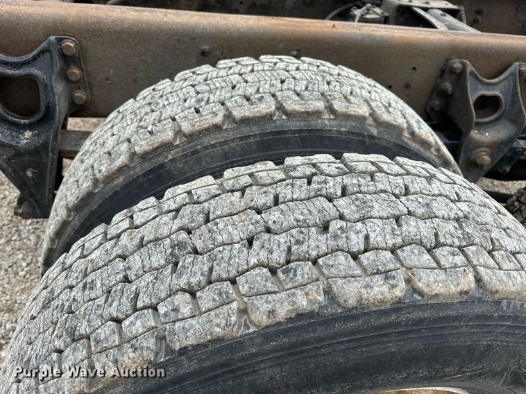 image for item EN5100 2007 International 4400 truck cab and chassis