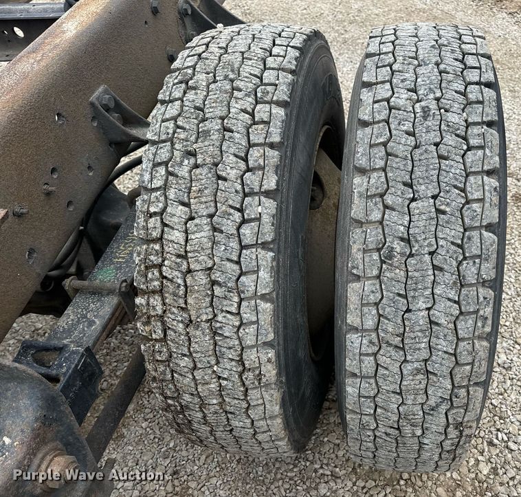 image for item EN5100 2007 International 4400 truck cab and chassis