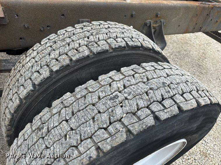 image for item EN5100 2007 International 4400 truck cab and chassis