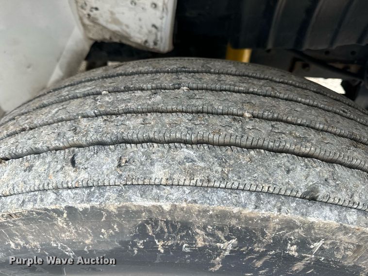 image for item EN5100 2007 International 4400 truck cab and chassis