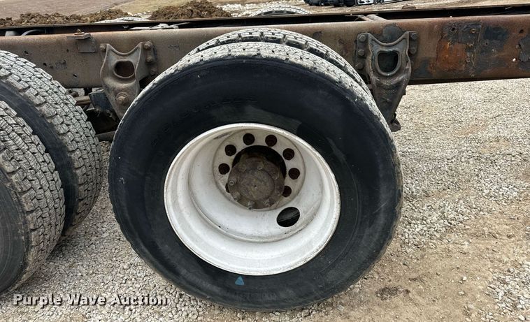 image for item EN5100 2007 International 4400 truck cab and chassis