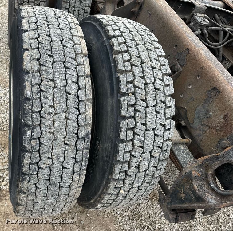 image for item EN5100 2007 International 4400 truck cab and chassis