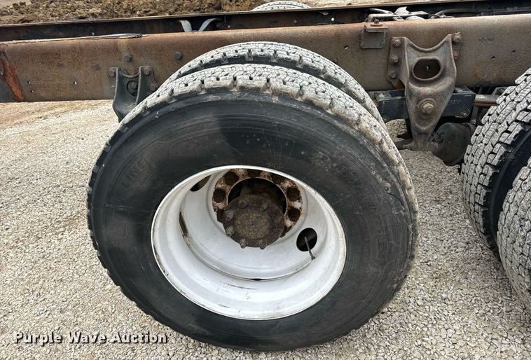 image for item EN5100 2007 International 4400 truck cab and chassis