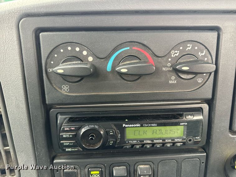 image for item EN5101 2006 International 8600 semi truck