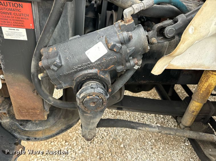 image for item EN5101 2006 International 8600 semi truck