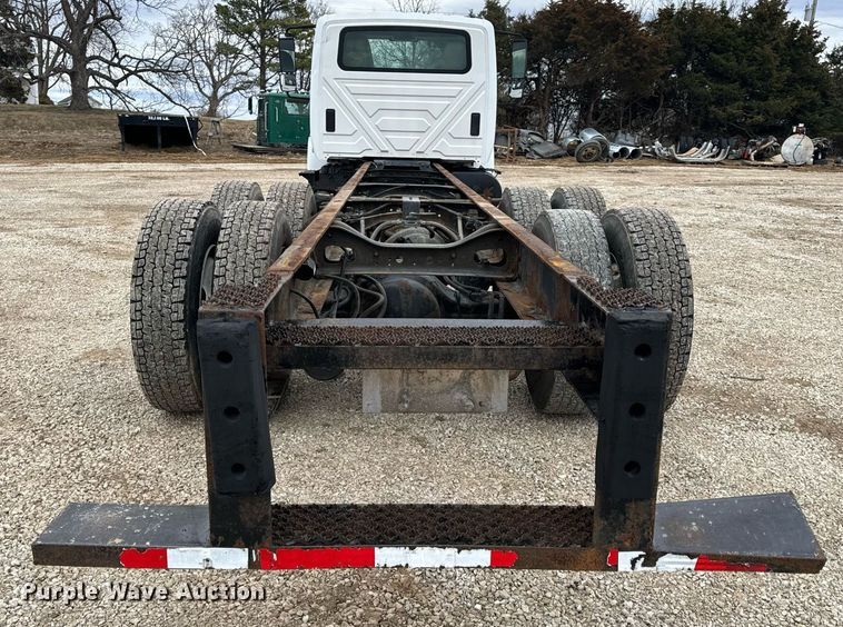 image for item EN5102 2007 International 4400 truck cab and chassis