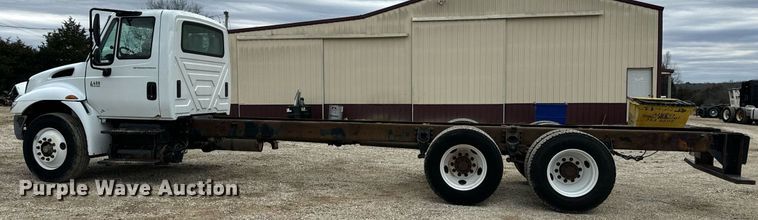 image for item EN5102 2007 International 4400 truck cab and chassis