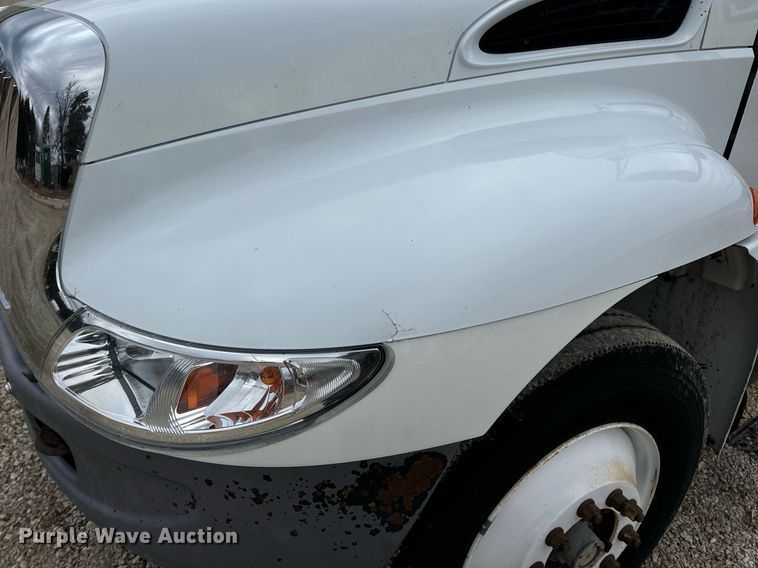 image for item EN5102 2007 International 4400 truck cab and chassis