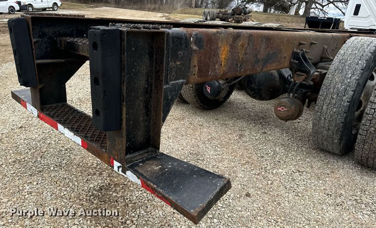 image for item EN5102 2007 International 4400 truck cab and chassis