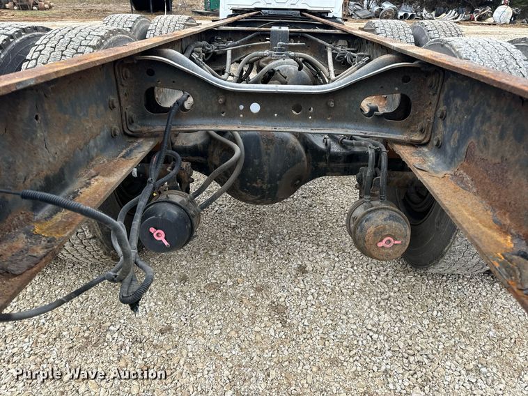 image for item EN5102 2007 International 4400 truck cab and chassis