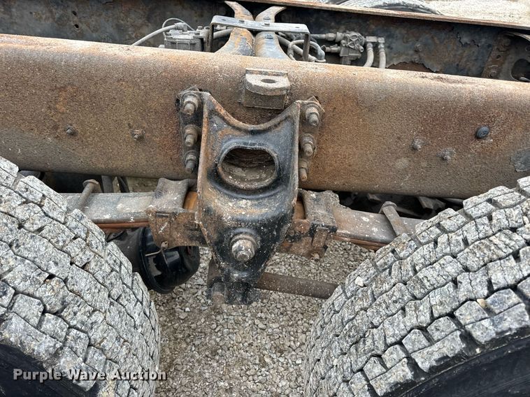 image for item EN5102 2007 International 4400 truck cab and chassis