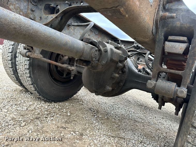 image for item EN5102 2007 International 4400 truck cab and chassis