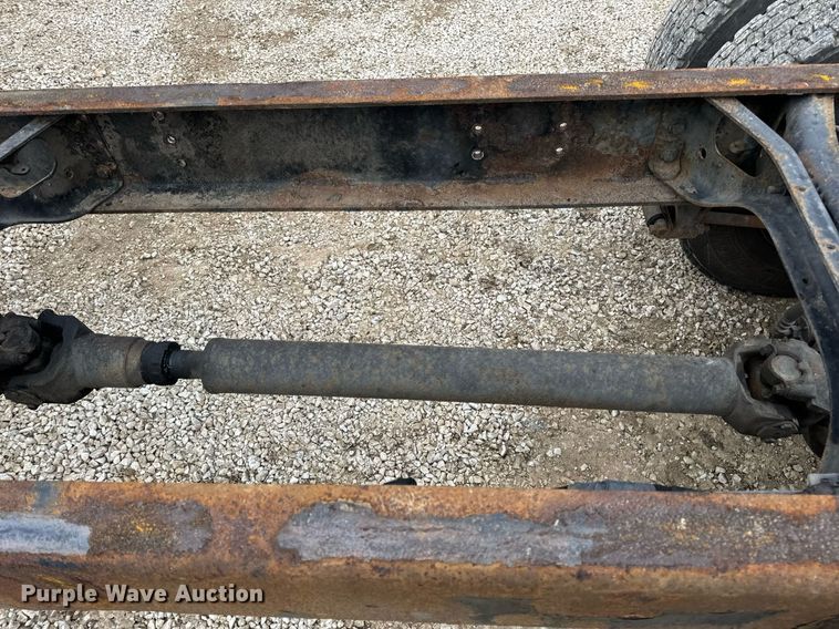 image for item EN5102 2007 International 4400 truck cab and chassis