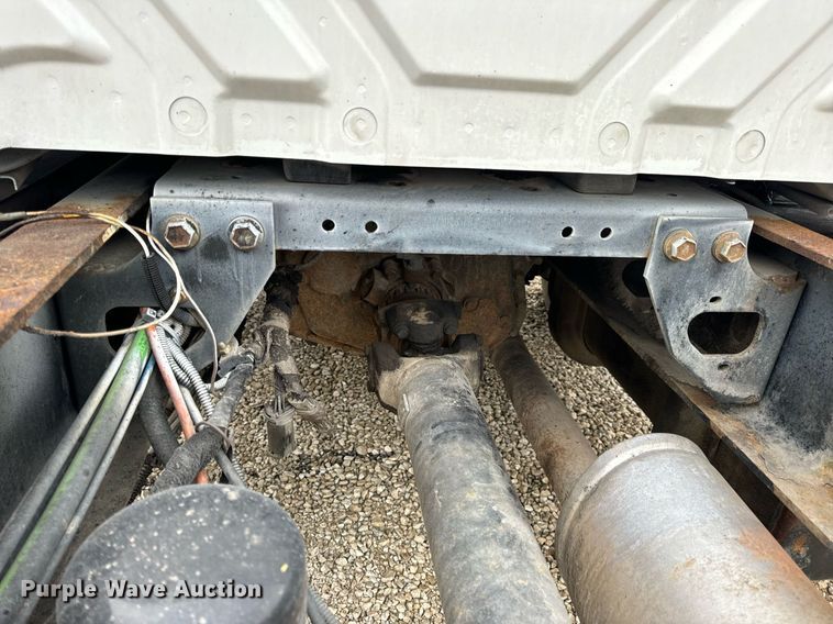 image for item EN5102 2007 International 4400 truck cab and chassis