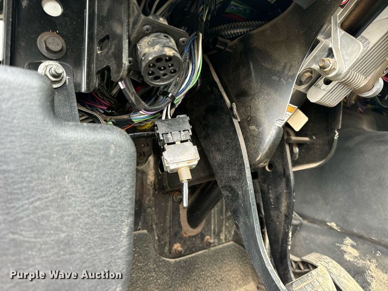 image for item EN5102 2007 International 4400 truck cab and chassis