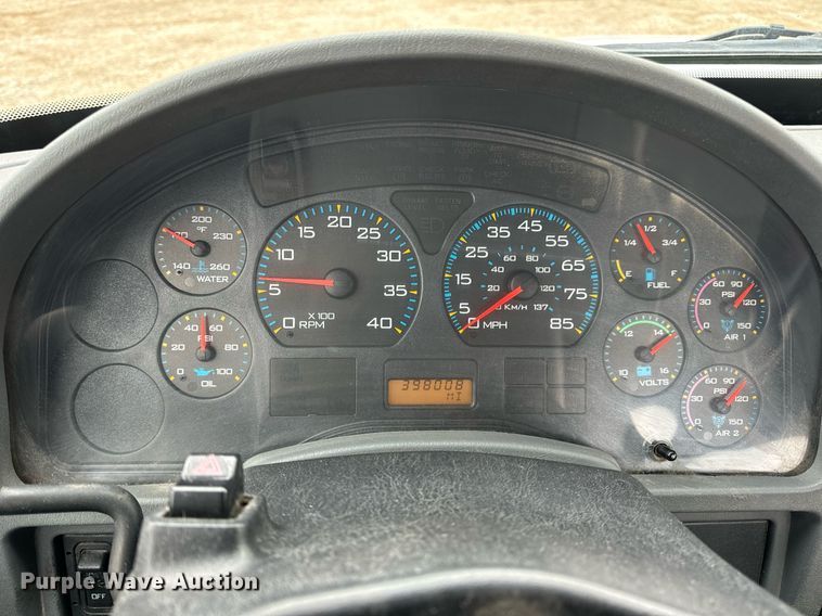 image for item EN5102 2007 International 4400 truck cab and chassis