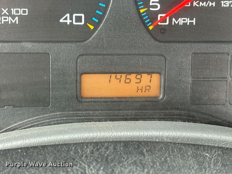 image for item EN5102 2007 International 4400 truck cab and chassis