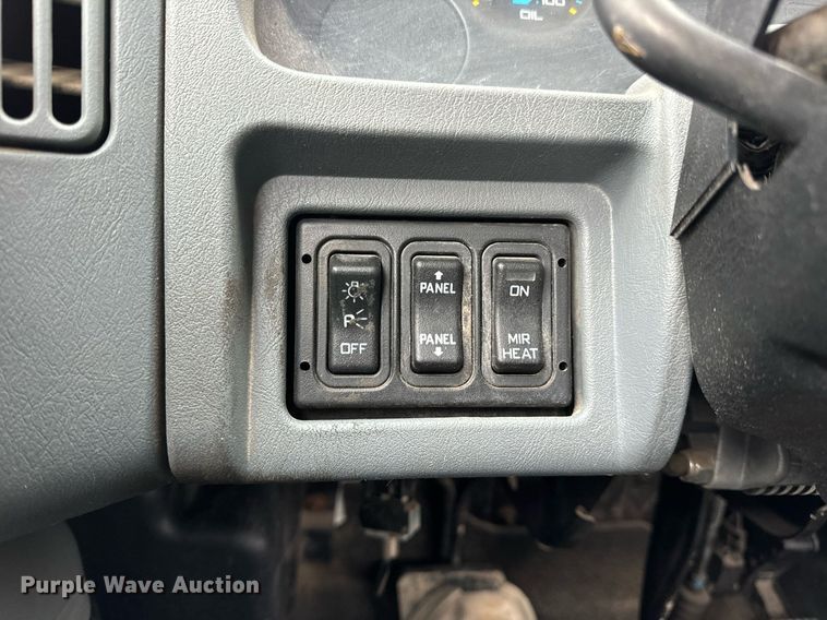 image for item EN5102 2007 International 4400 truck cab and chassis