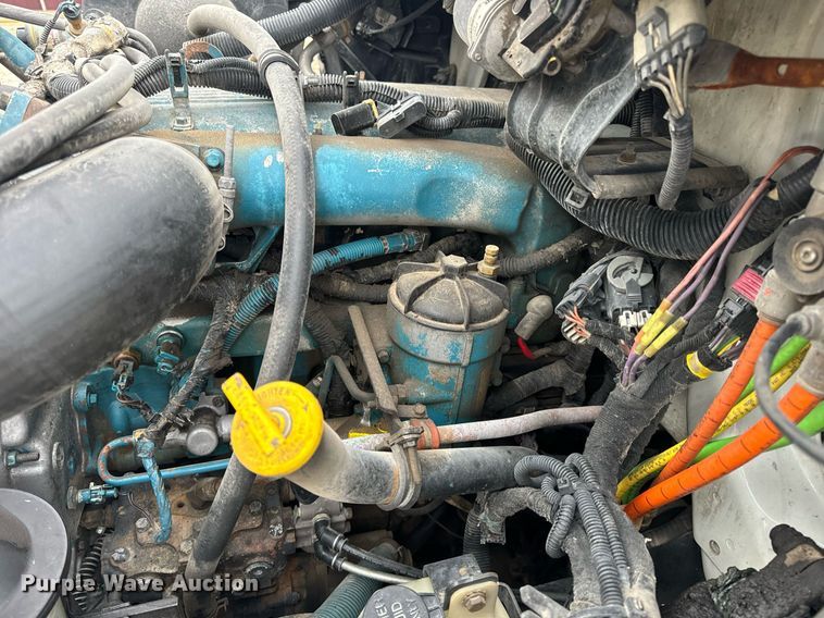 image for item EN5102 2007 International 4400 truck cab and chassis