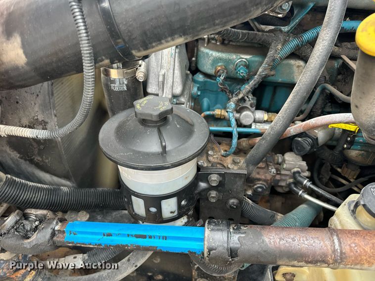 image for item EN5102 2007 International 4400 truck cab and chassis