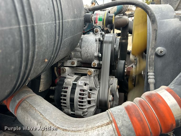 image for item EN5102 2007 International 4400 truck cab and chassis