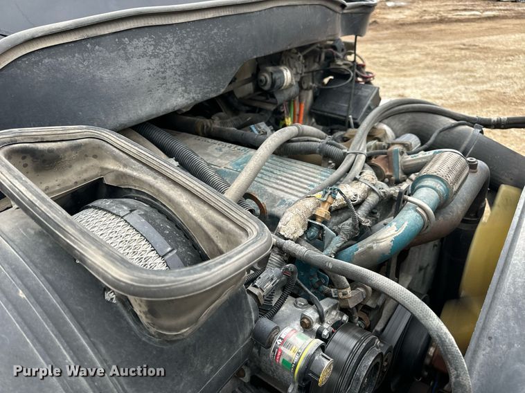 image for item EN5102 2007 International 4400 truck cab and chassis