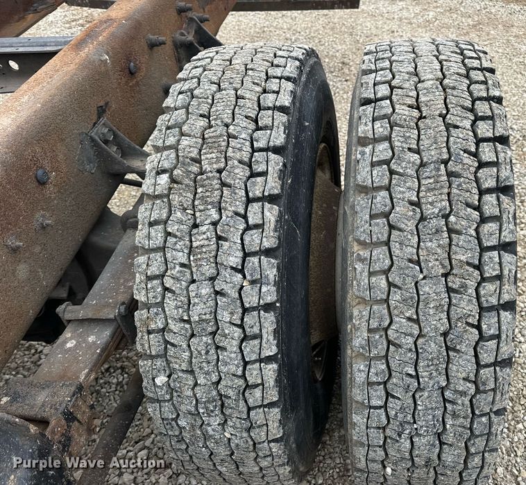 image for item EN5102 2007 International 4400 truck cab and chassis